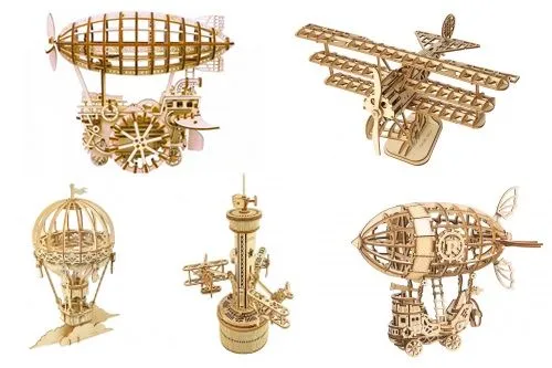 Lasercut Luftfahrzeuge über den Wolken