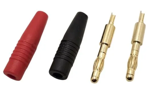Bananenbuchse 1Paar rot und schwarz mit Hülle 4mm und mit Steckern